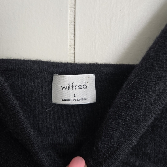 NWT Wilfred Black Crop Top- Size L - Picture 3 of 7